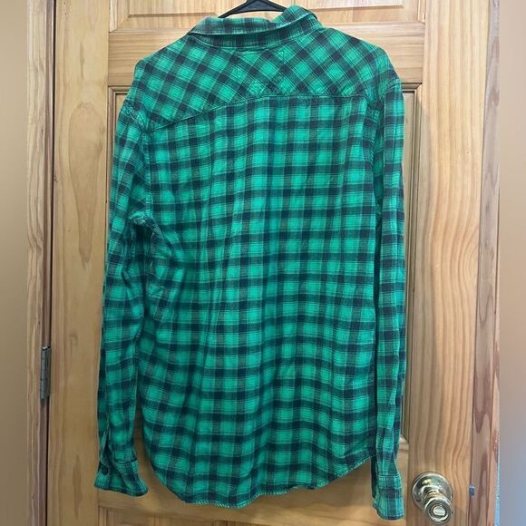 American Eagle men’s size M green plaid button down shirt - Picture 3 of 8